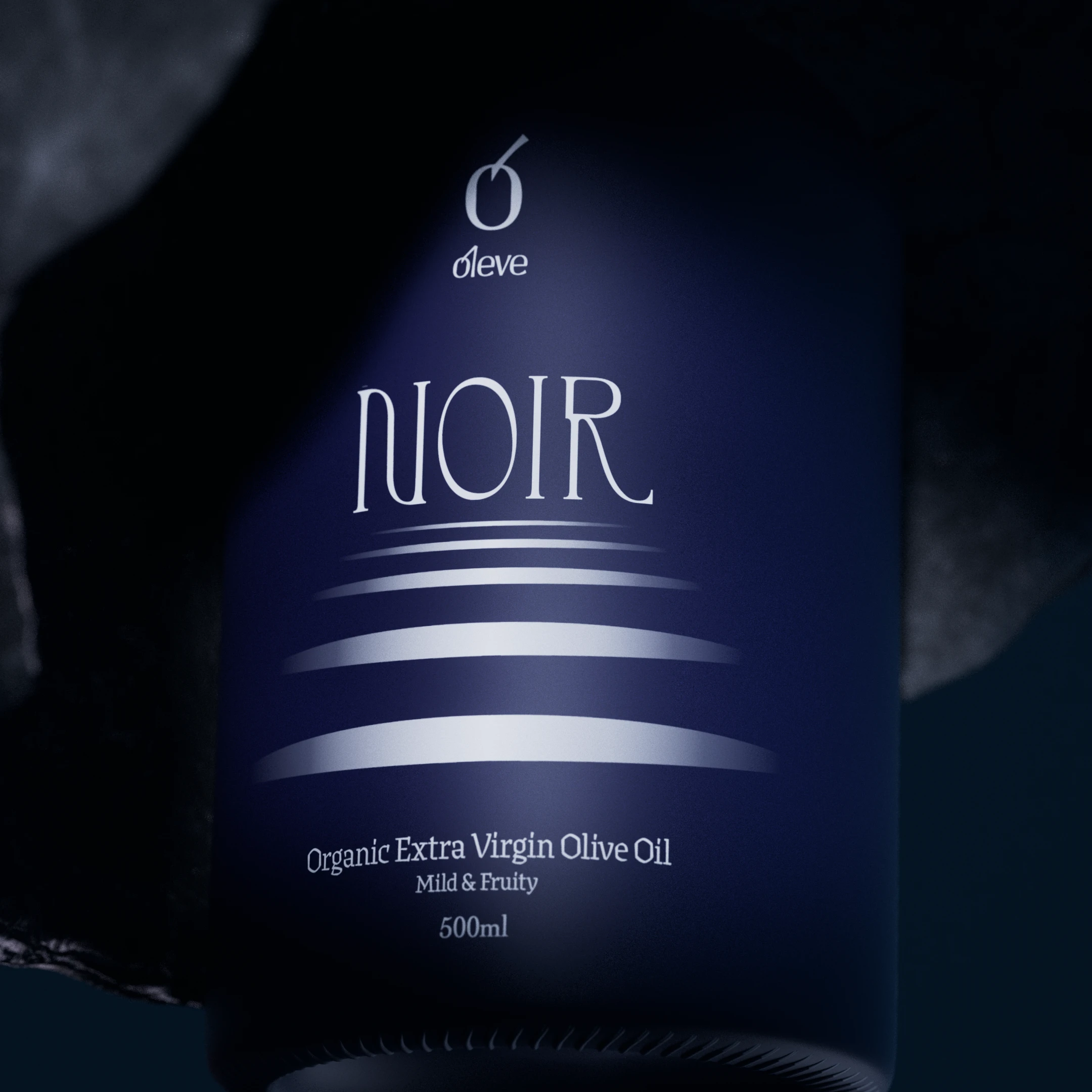 Noir_Close01
